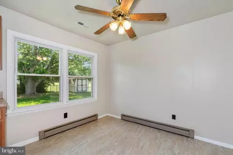 821 Broadfield Dr, Newark, DE 19713 photo 12