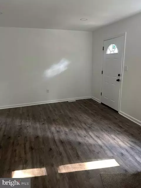 22 Keith St, Newark, DE 19713 photo 2