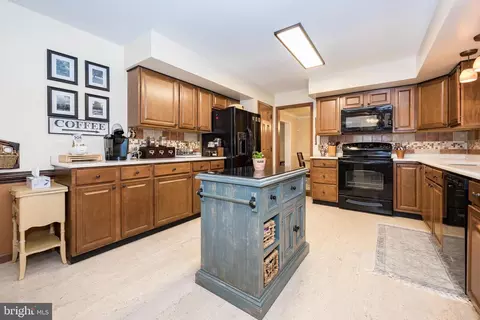 Kitchen - 13 Anna Ave, Bear, DE 19701 photo 5 of 6