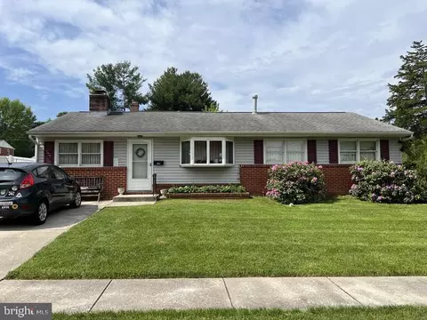 203 Kingsley Dr, Newark, DE 19711