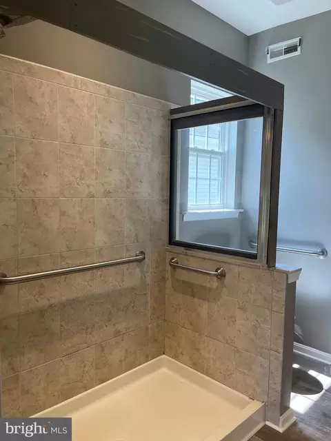 Bath - 5 Compass Rose Way, Newark, DE 19702 photo 2 of 2