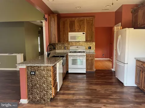 Kitchen - 5 Compass Rose Way, Newark, DE 19702 photo 2 of 2