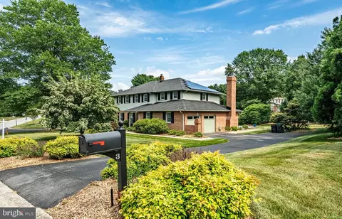 3 Kent Dr, Hockessin, DE 19707
