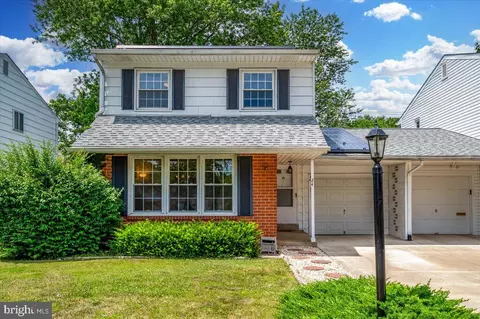 24 Greenbridge Dr, Newark, DE 19713