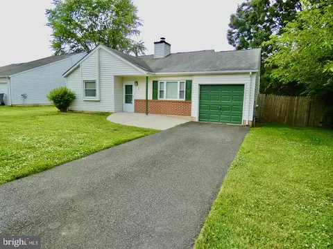 4 Karen Ct, New Castle, DE 19720