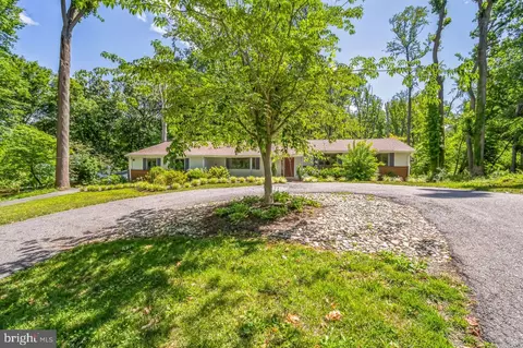 655 Montgomery Woods Dr, Hockessin, DE 19707