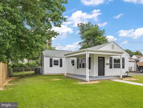 1202 E Willow Run Dr, Wilmington, DE 19805