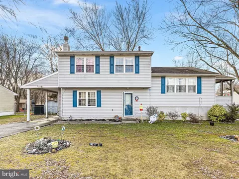 Exterior - 26 E Shady Dr, Newark, DE 19713 photo 3 of 5