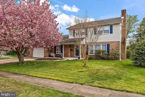 2 Plover Ct, Wilmington, DE 19808