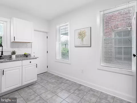 Entry Way - 307 E 24th St, Wilmington, DE 19802 photo 3 of 3