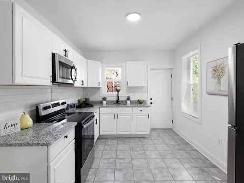 Kitchen - 307 E 24th St, Wilmington, DE 19802 photo 3 of 3