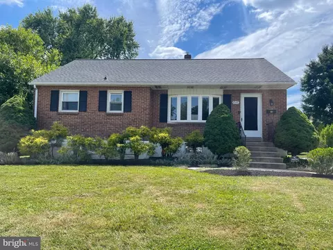 4545 Roslyn Dr, Wilmington, DE 19804