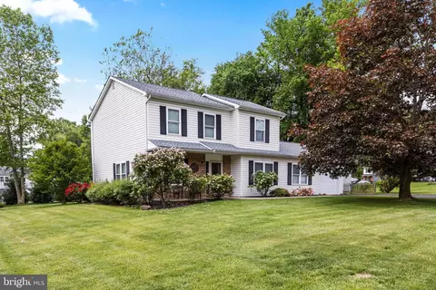 402 Sterling Ave, New Castle, DE 19720