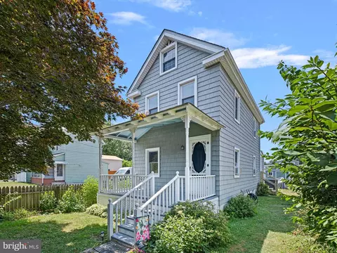 307 5th St, Delaware City, DE 19706