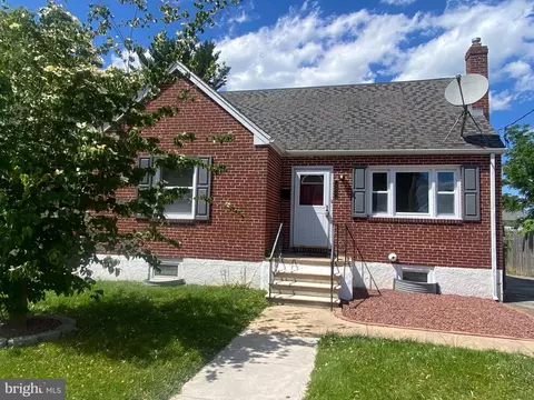 121 W Champlain Ave, Wilmington, DE 19804