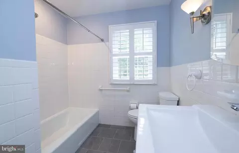 Bath - 3 E Savannah Dr, Bear, DE 19701 photo 2 of 4
