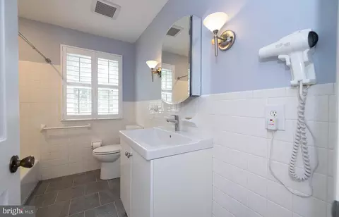 Bath - 3 E Savannah Dr, Bear, DE 19701 photo 3 of 4