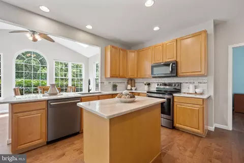 Kitchen - 29 Crimson King Dr, Bear, DE 19701 photo 2 of 4