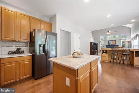 Kitchen - 29 Crimson King Dr, Bear, DE 19701 photo 4 of 4