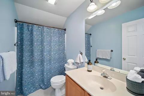 Bath - 29 Crimson King Dr, Bear, DE 19701 photo 3 of 3