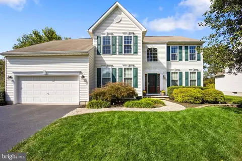 29 Crimson King Dr, Bear, DE 19701