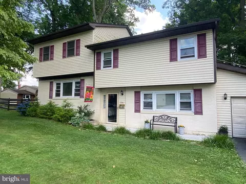 176 Honeywell Dr, Claymont, DE 19703