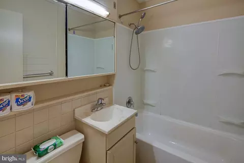 Bath - 17 Chippendale Cir, Newark, DE 19713 photo 1 of 1
