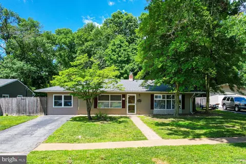 17 Chippendale Cir, Newark, DE 19713