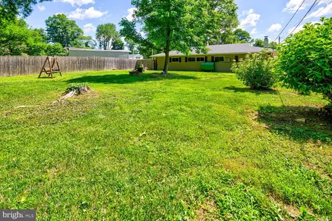 Exterior - 17 Chippendale Cir, Newark, DE 19713 photo 3 of 7