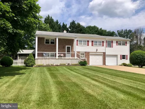 Exterior - 21 Rawlings Dr, Bear, DE 19701 photo 2 of 18