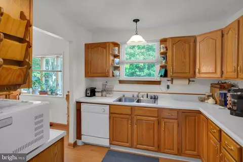 Kitchen - 21 Rawlings Dr, Bear, DE 19701 photo 2 of 2