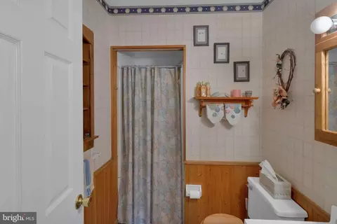 Bath - 21 Rawlings Dr, Bear, DE 19701 photo 3 of 3