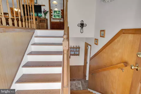 Entry Way - 21 Rawlings Dr, Bear, DE 19701 photo 1 of 8