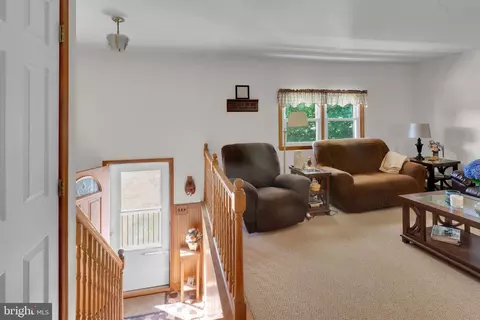 Entry Way - 21 Rawlings Dr, Bear, DE 19701 photo 2 of 8
