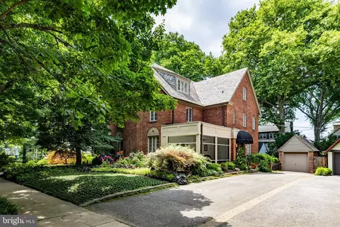 717 Nottingham Rd, Wilmington, DE 19805