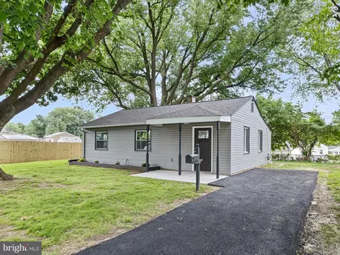 9 Glen Ave, New Castle, DE 19720