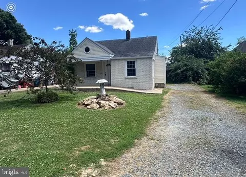 8 Littleworth Ln, New Castle, DE 19720