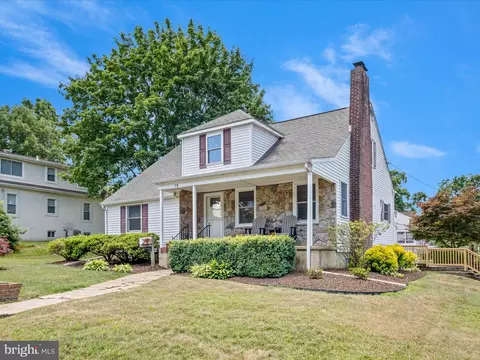 19 N Clifton Ave, Wilmington, DE 19805