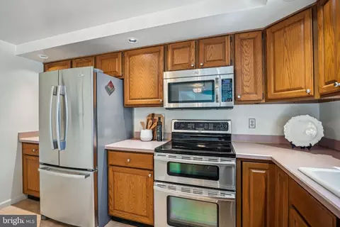 Kitchen - 520 Cullan Dr, Bear, DE 19701 photo 4 of 5