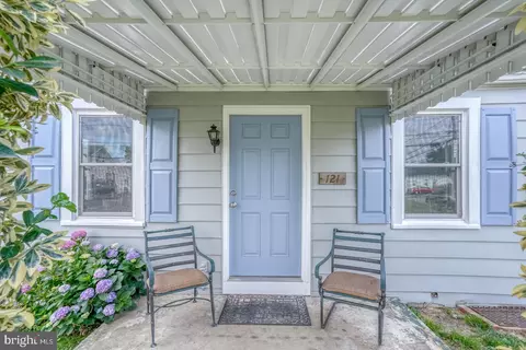 121 Minquadale Blvd, New Castle, DE 19720
