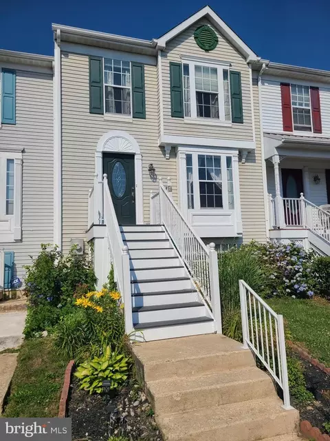 4 N Merriment Dr, Newark, DE 19702