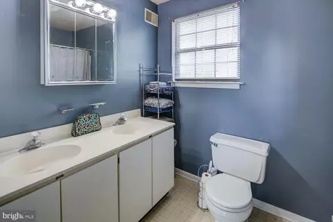 735 Fox Chase Cir, Bear, DE 19701 photo 18