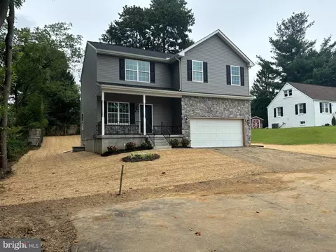 14 Lawrence Ave, Newark, DE 19711