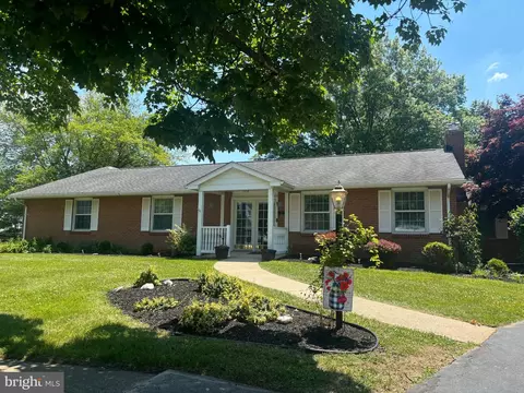 2 Aldham Ct, Wilmington, DE 19803