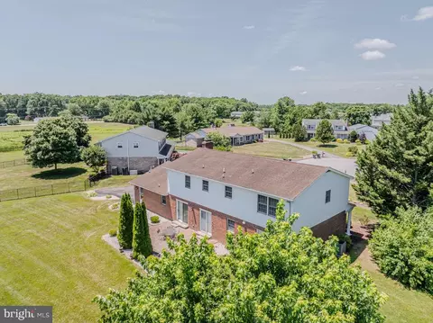 View/Area - 323 Manubay Ct, Bear, DE 19701 photo 1 of 17