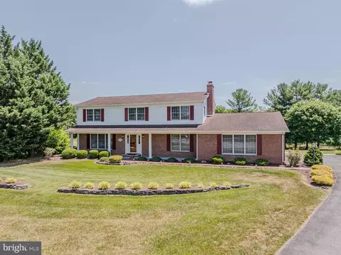 Exterior - 323 Manubay Ct, Bear, DE 19701 photo 2 of 11