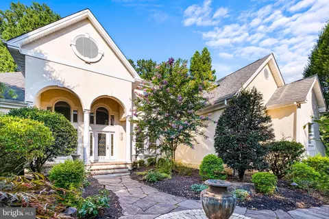 153 Saint Moritz Dr, Wilmington, DE 19807