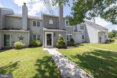 193 E Green Valley Cir, Newark, DE 19711