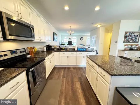 Kitchen - 914 Shepard Ave, Bear, DE 19701 photo 5 of 8