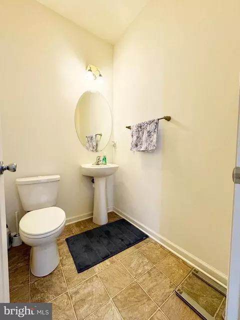 Entry Way - 914 Shepard Ave, Bear, DE 19701 photo 5 of 11